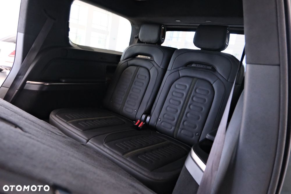 Rivian R1S - 37