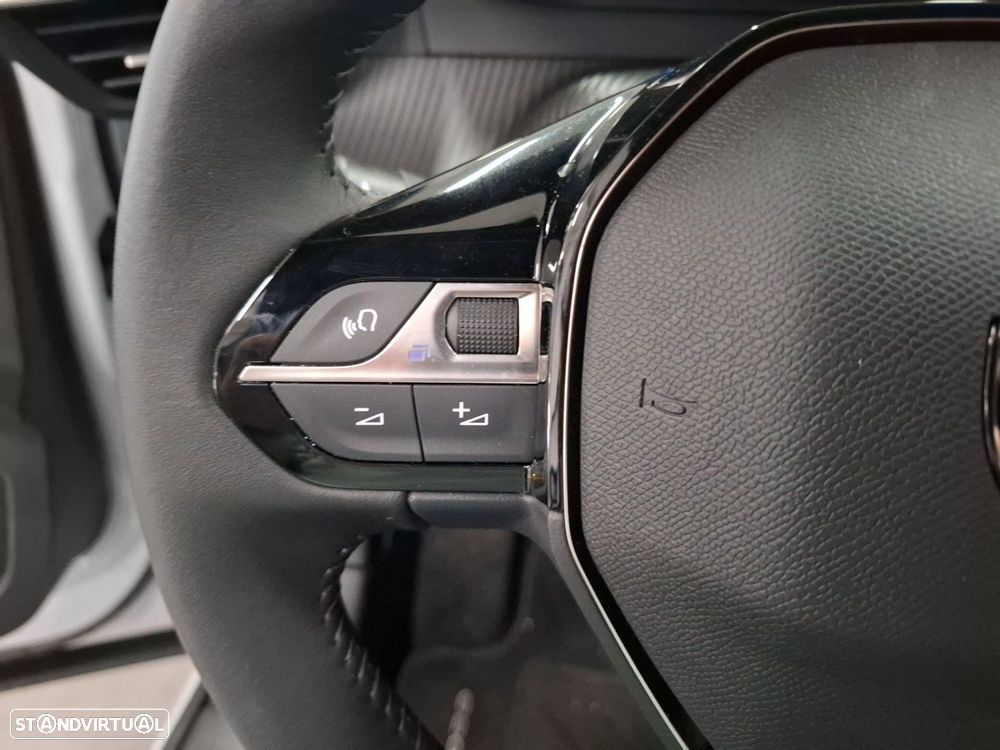 Peugeot e-2008 54 kWh Allure - 16