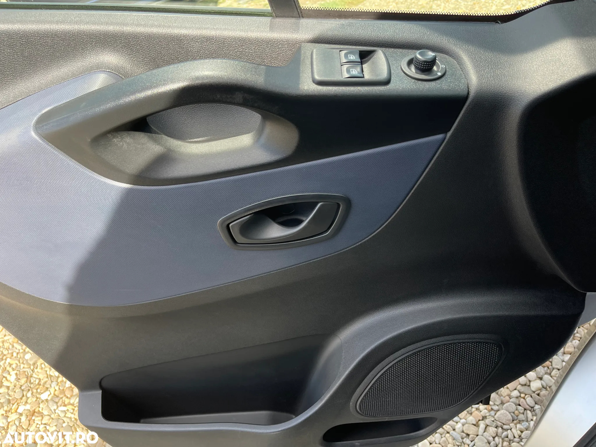 Opel Vivaro - 19