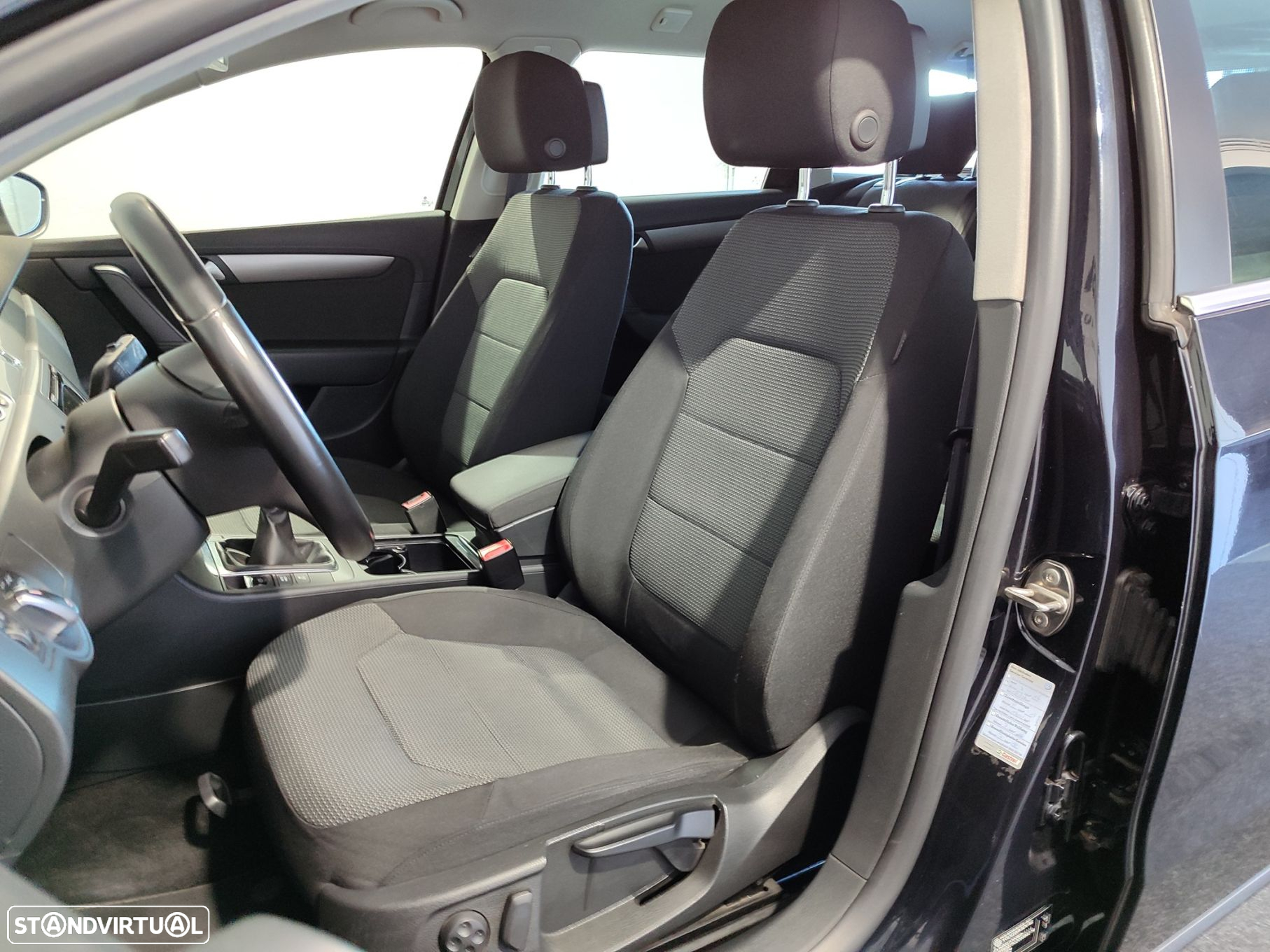 VW Passat Variant 1.6 TDI Confortline BlueMotion - 12