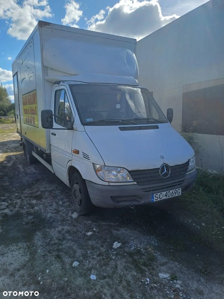 Mercedes-Benz Sprinter - 2