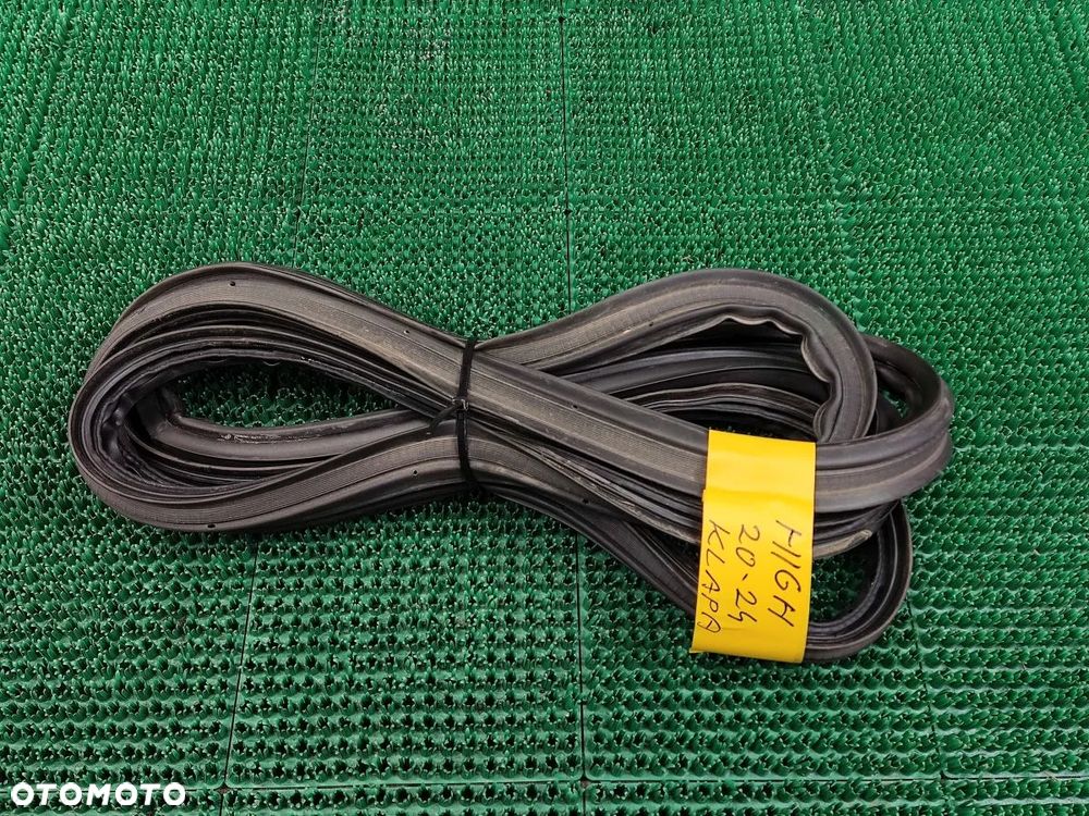 TOYOTA HIGHLANDER 20-24r Uszczelka Klapy Bagażnika z Karoserii - 1