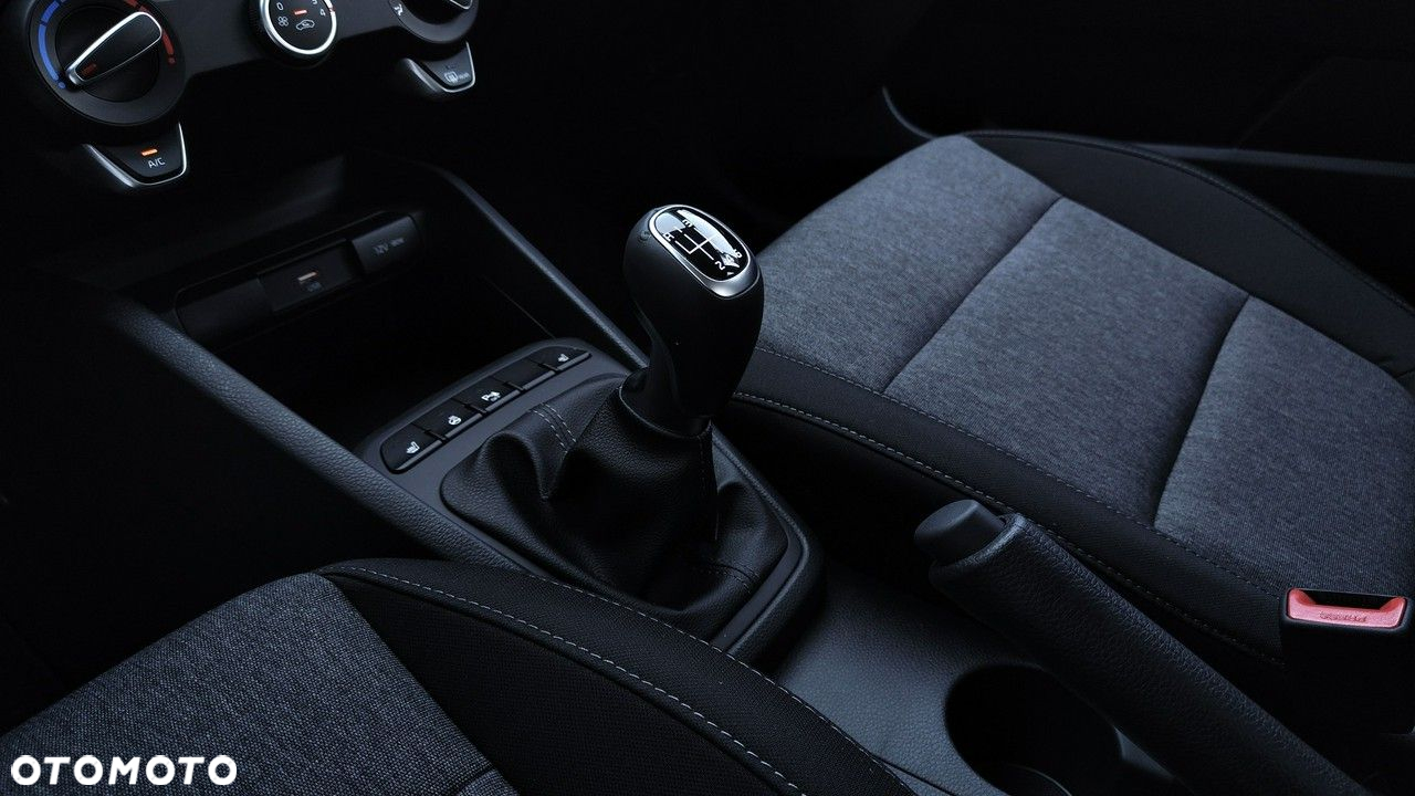 Kia Stonic - 12