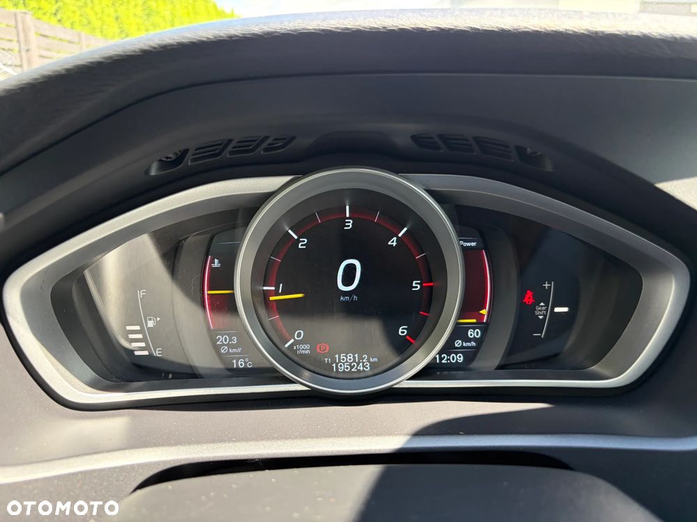 Volvo V40 D2 Drive-E Ocean Race - 32
