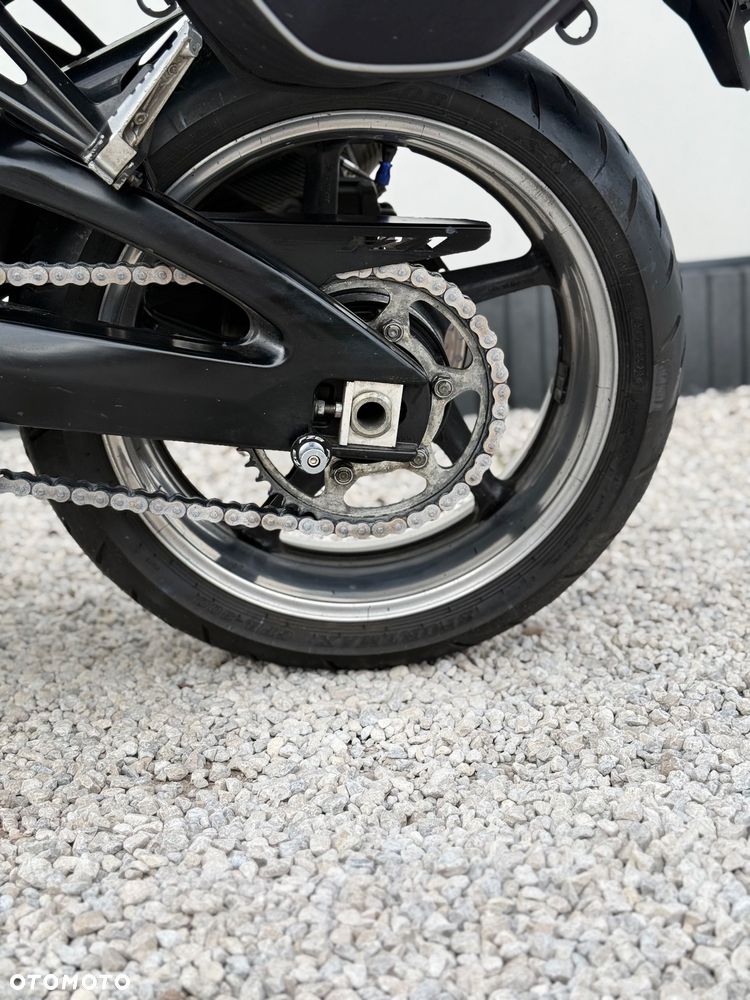Yamaha FZ - 4