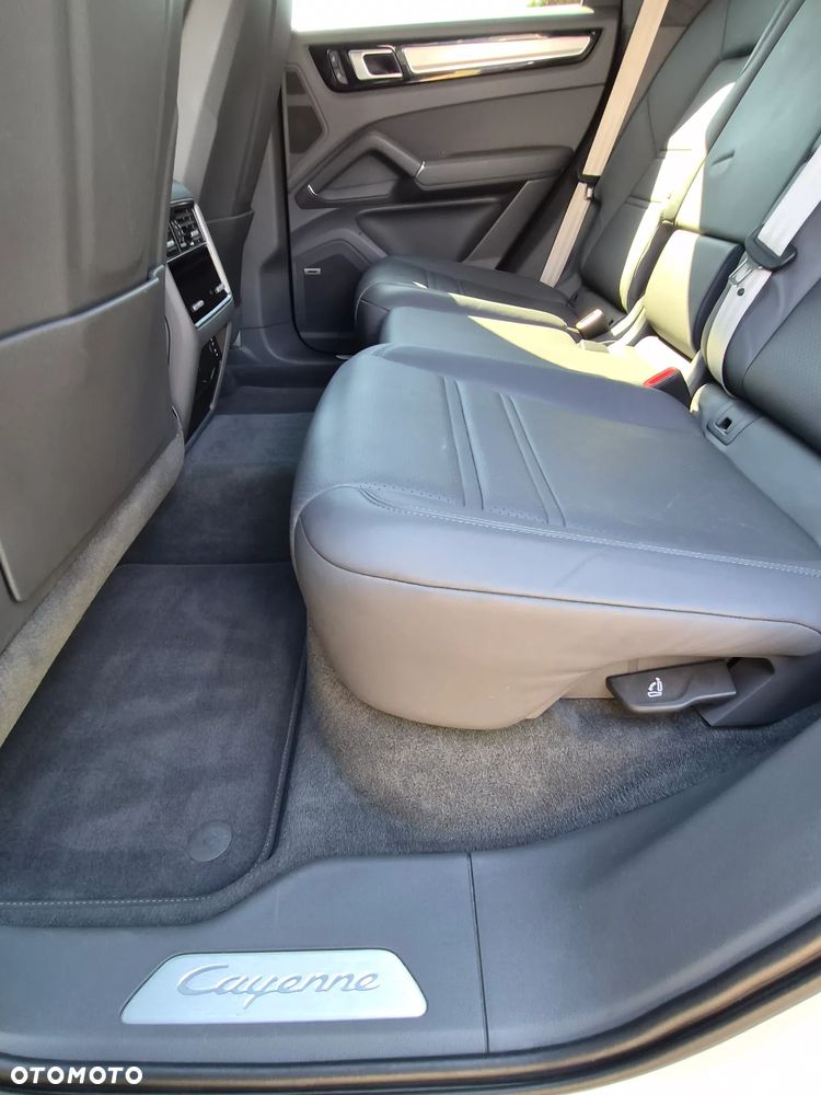 Porsche Cayenne S Platinum Edition - 27