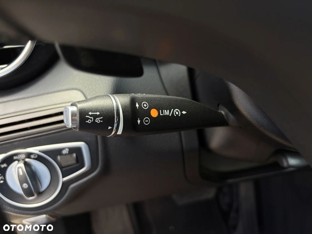 Mercedes-Benz Klasa C 200 9G-TRONIC - 26