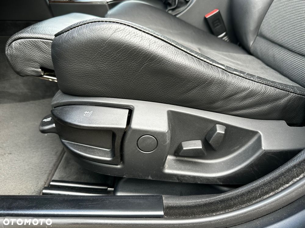 BMW Seria 5 525d Touring Edition Exclusive - 16