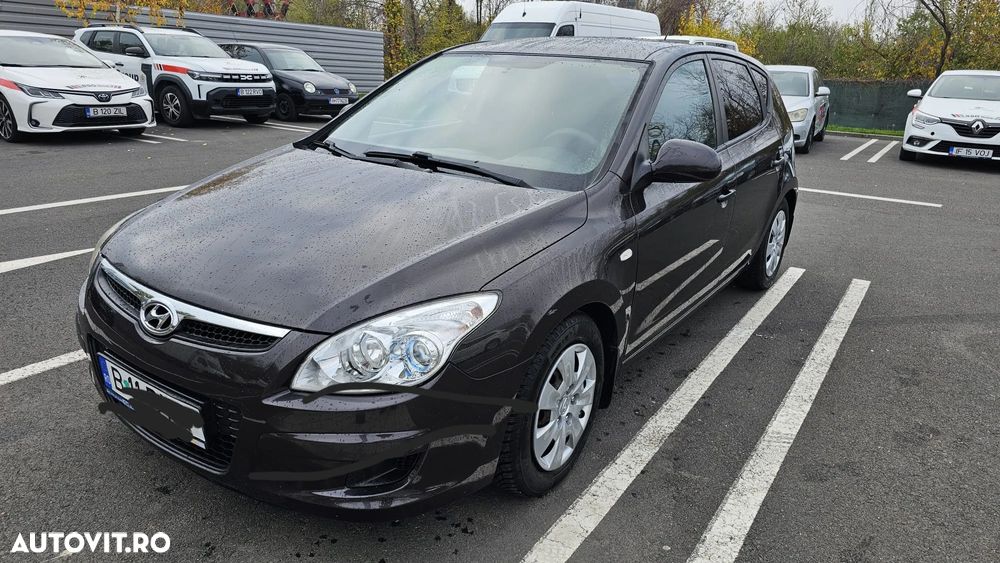 Hyundai i30 1.6 CRDi CLASSIC - 2