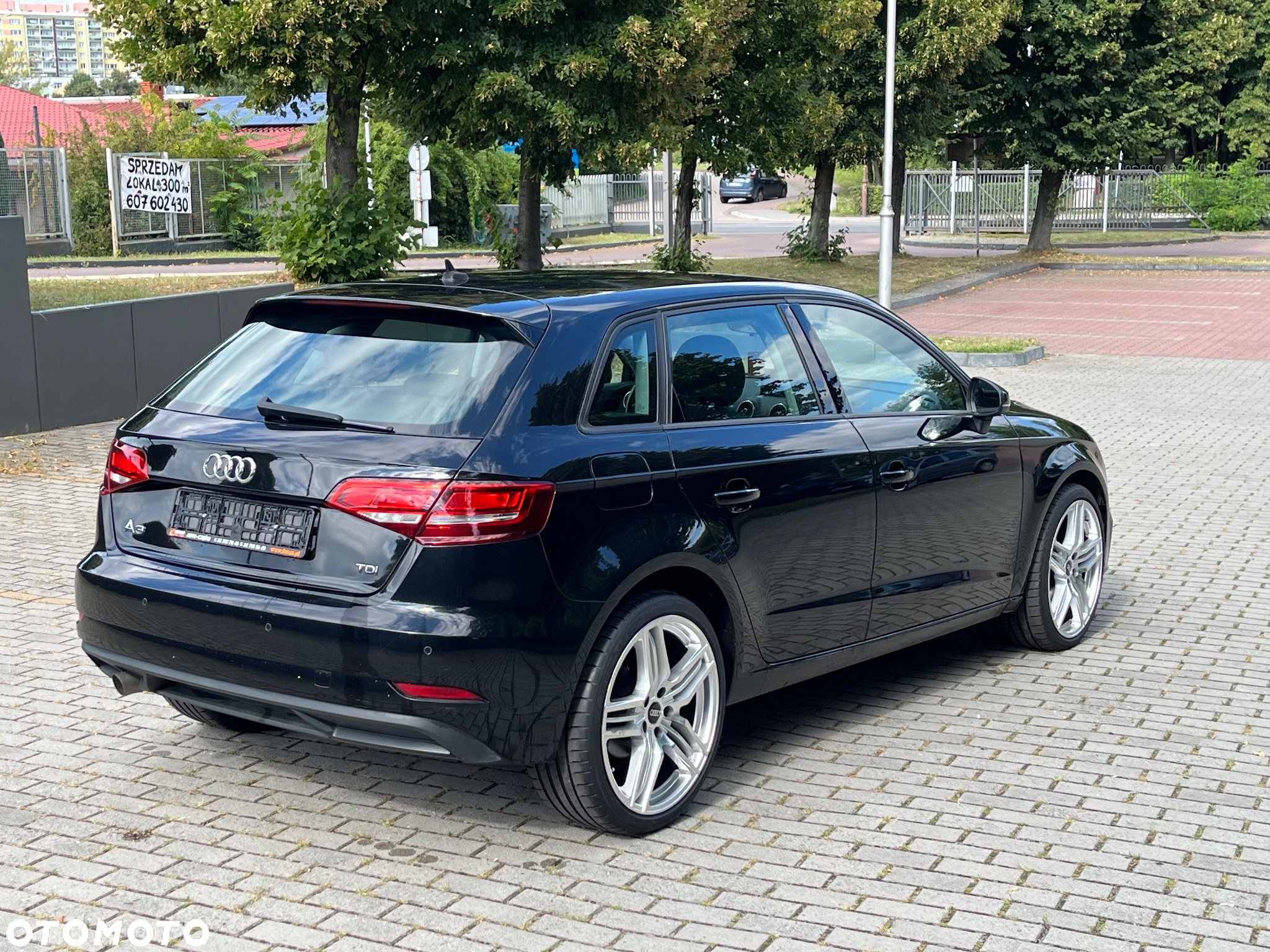 Audi A3 1.6 TDI S tronic design - 6