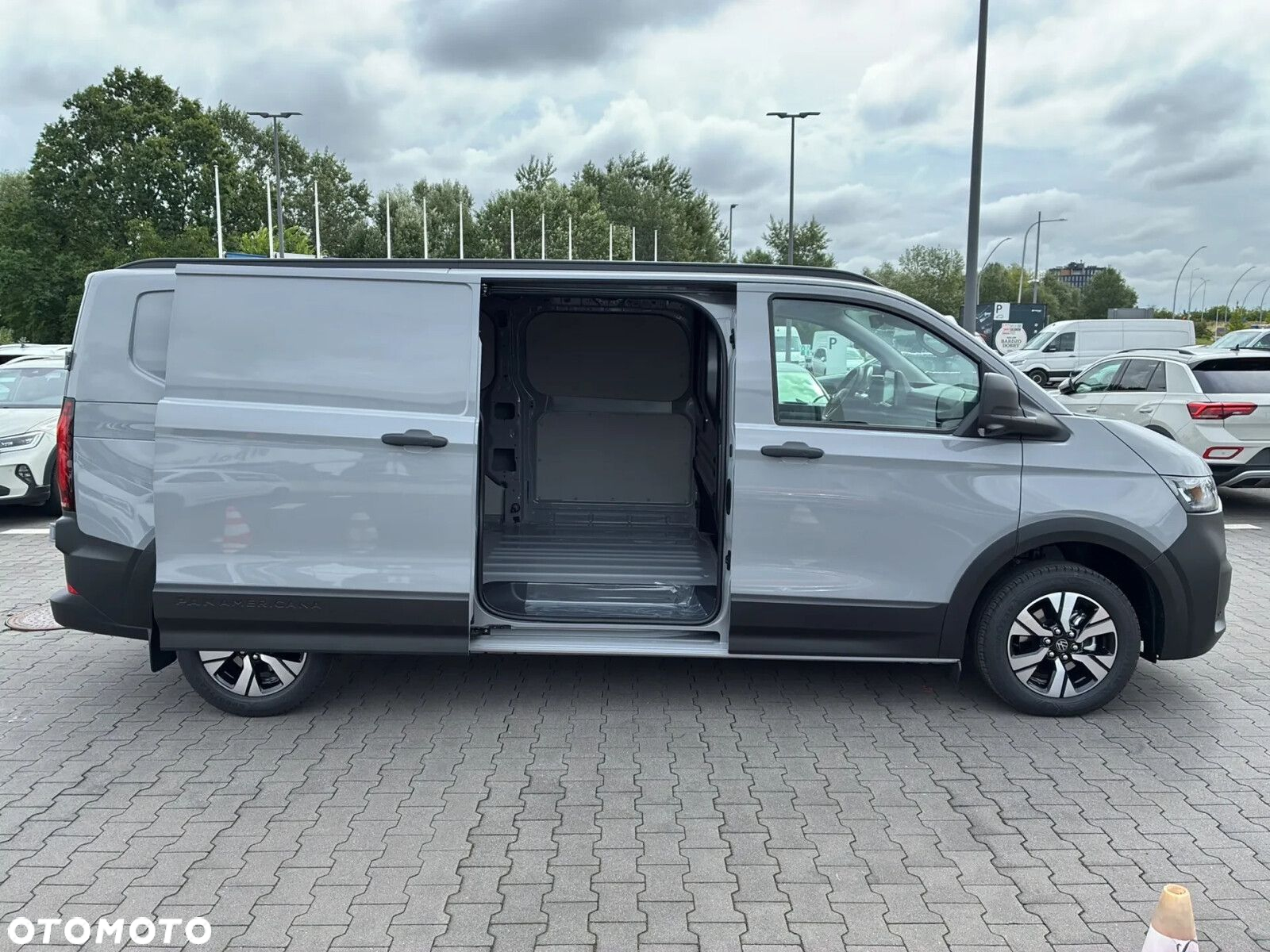 Volkswagen Transporter T7 PanAmericana/Furgon (L2) AUTOMAT, 2.0 TDI 150KM, r.o. 3500 mm - 9