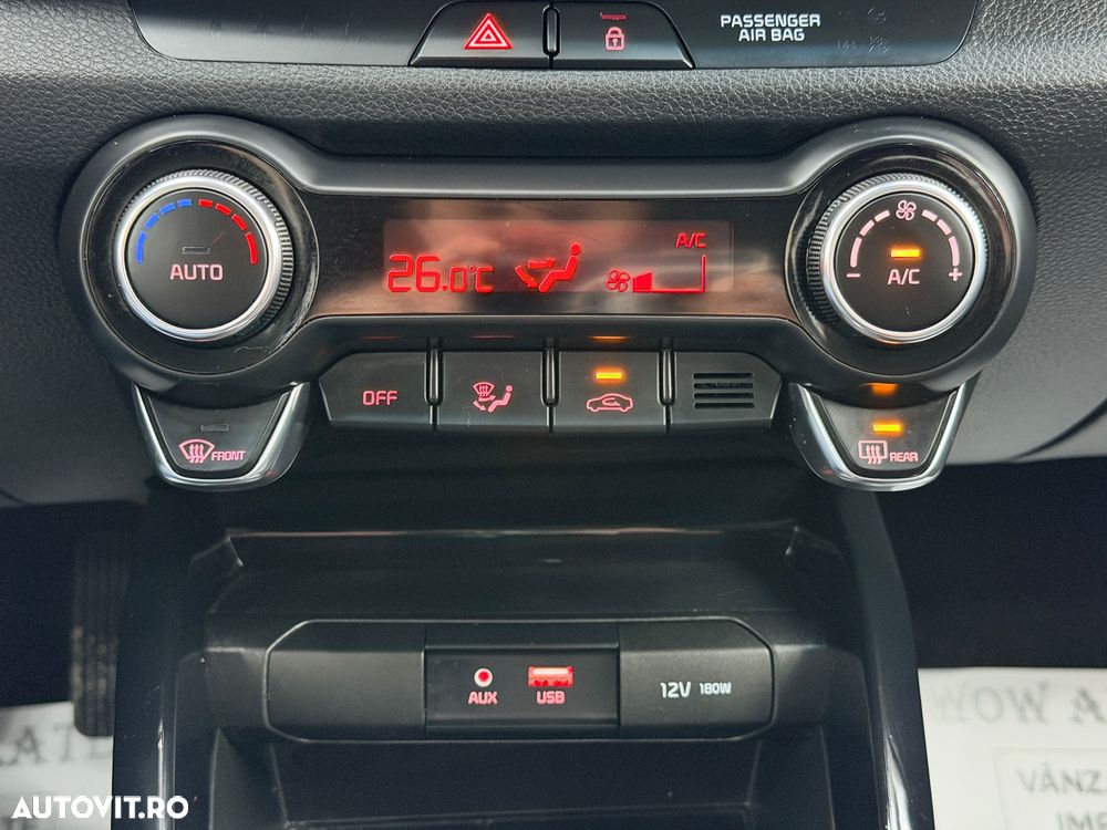 Kia Stonic 1.6 DSL Urban - 23