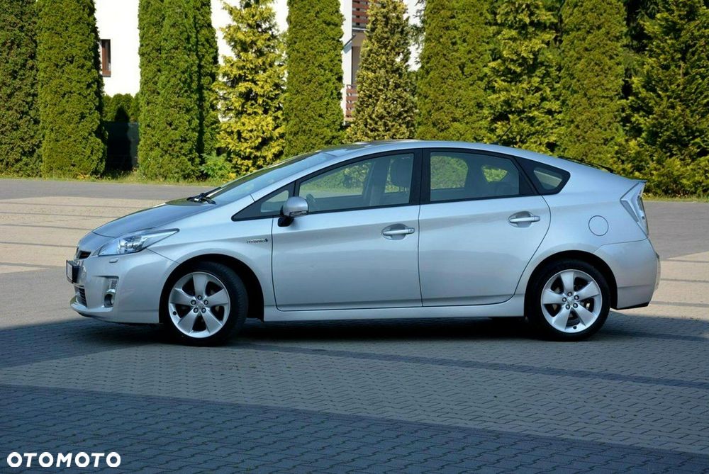 Toyota Prius - 4