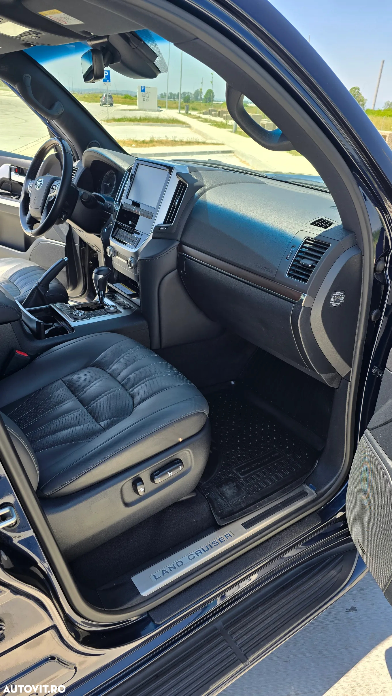 Toyota Land Cruiser - 11