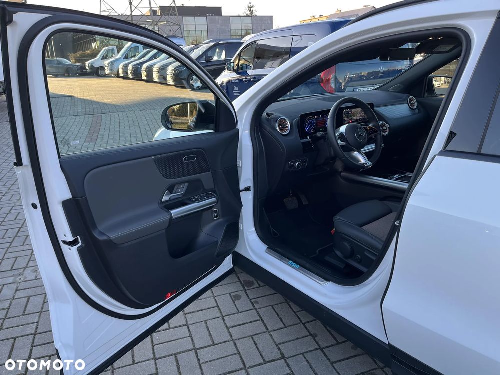 Mercedes-Benz EQA - 25