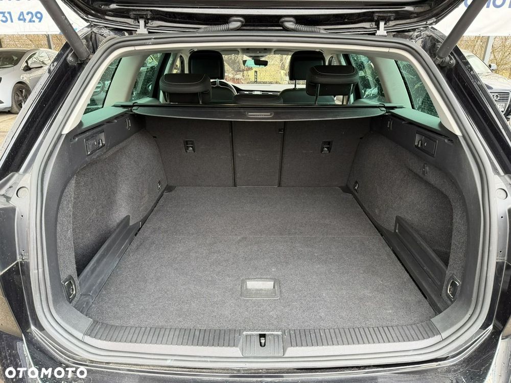 Volkswagen Passat - 31