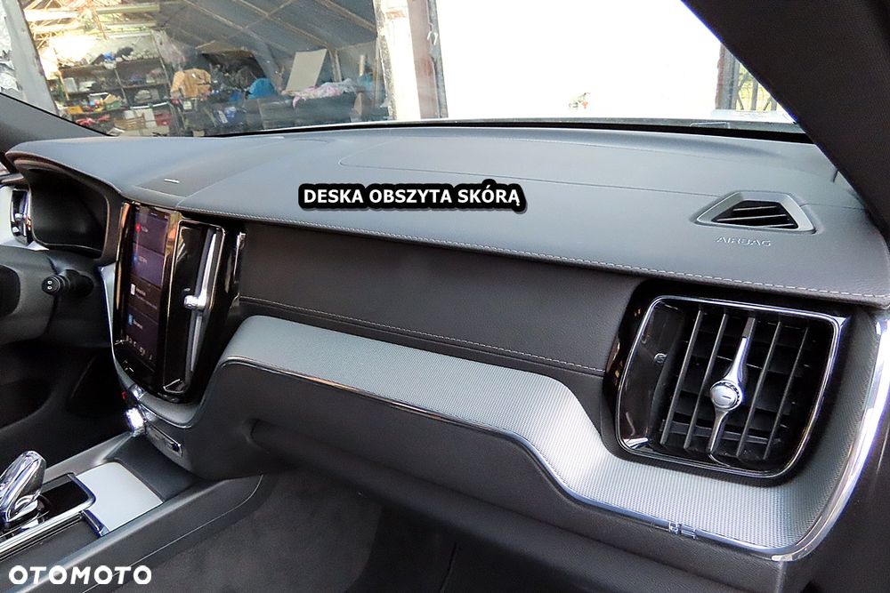 Volvo XC 60 B5 B AWD Ultimate Black Edition - 36