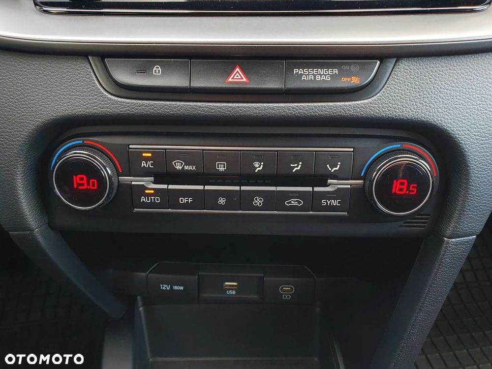 Kia XCeed 1.5 T-GDI M - 35