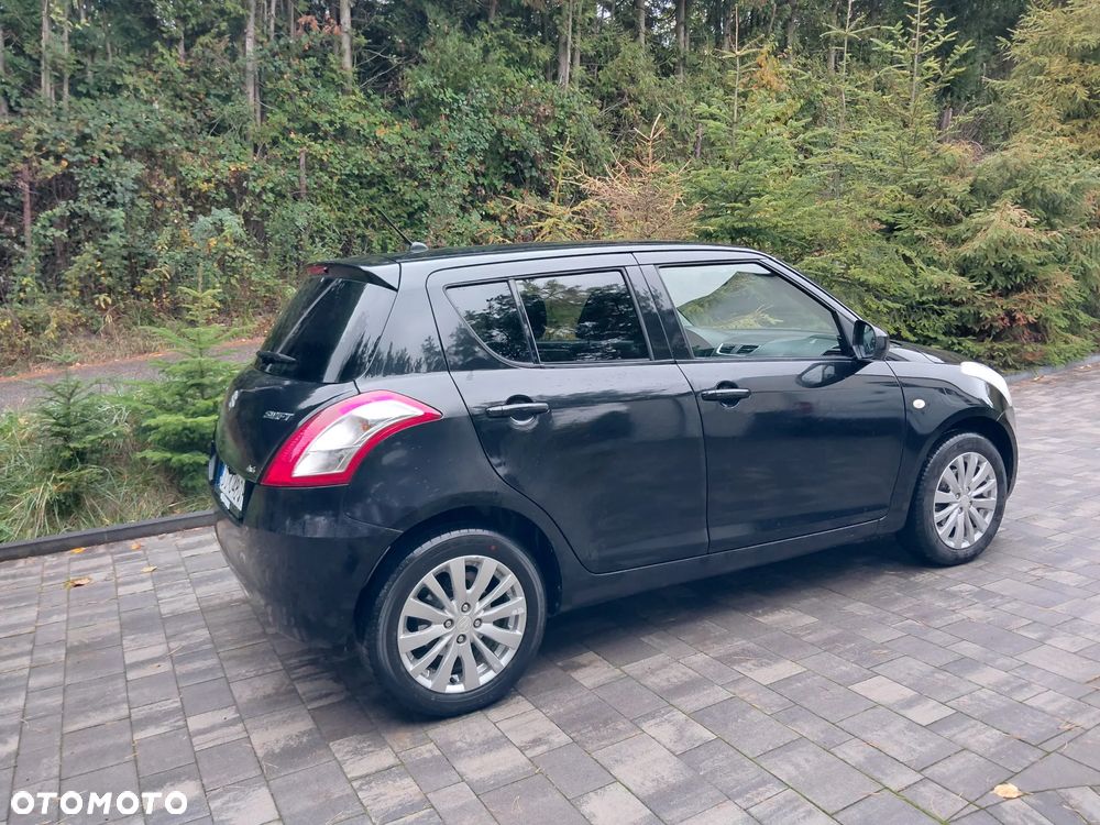 Suzuki Swift 2012 photo 5