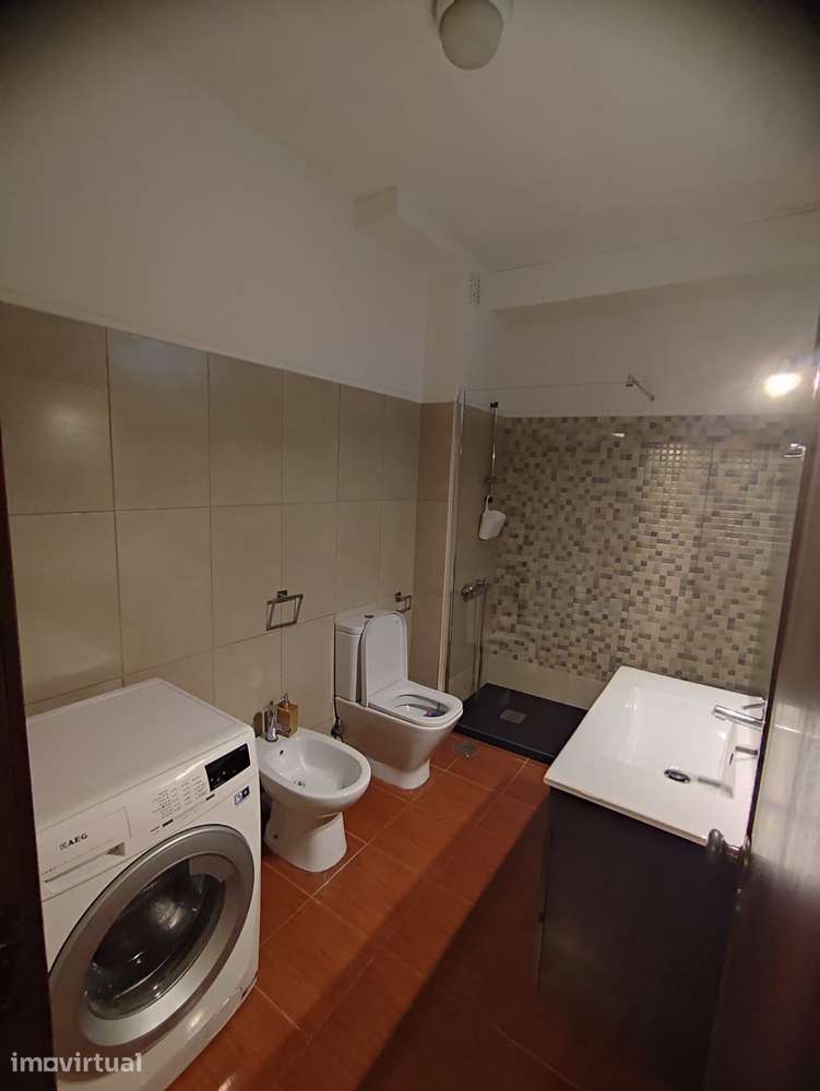 Apartamento perto do centro do Porto com boa exposição solar - Grande imagem: 4/6