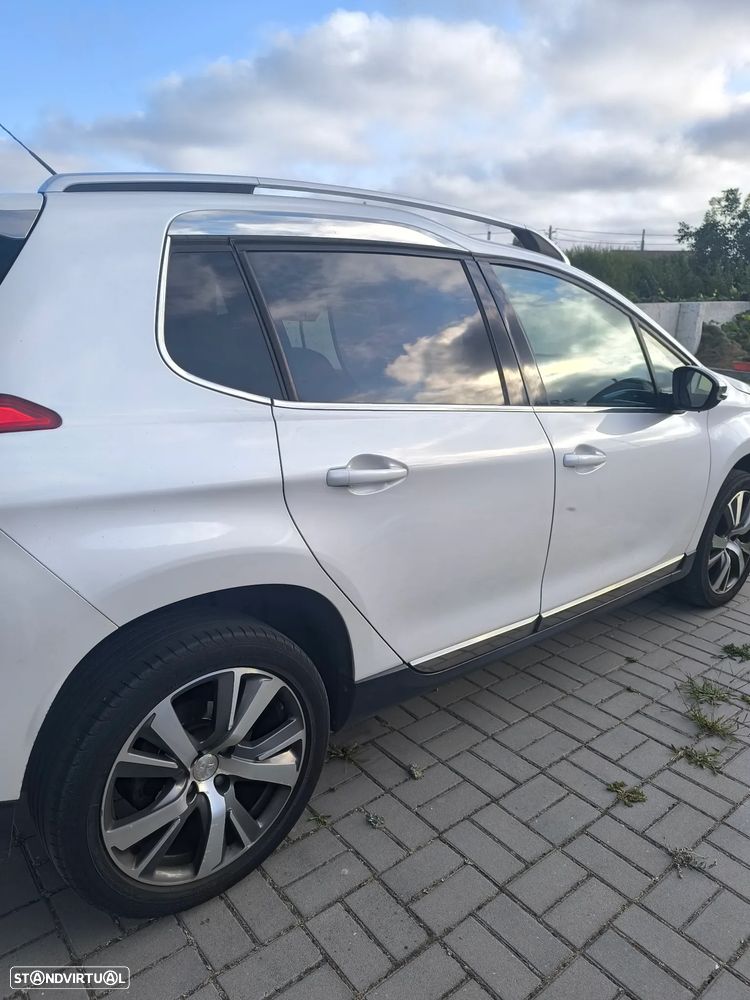 Peugeot 2008 - 8