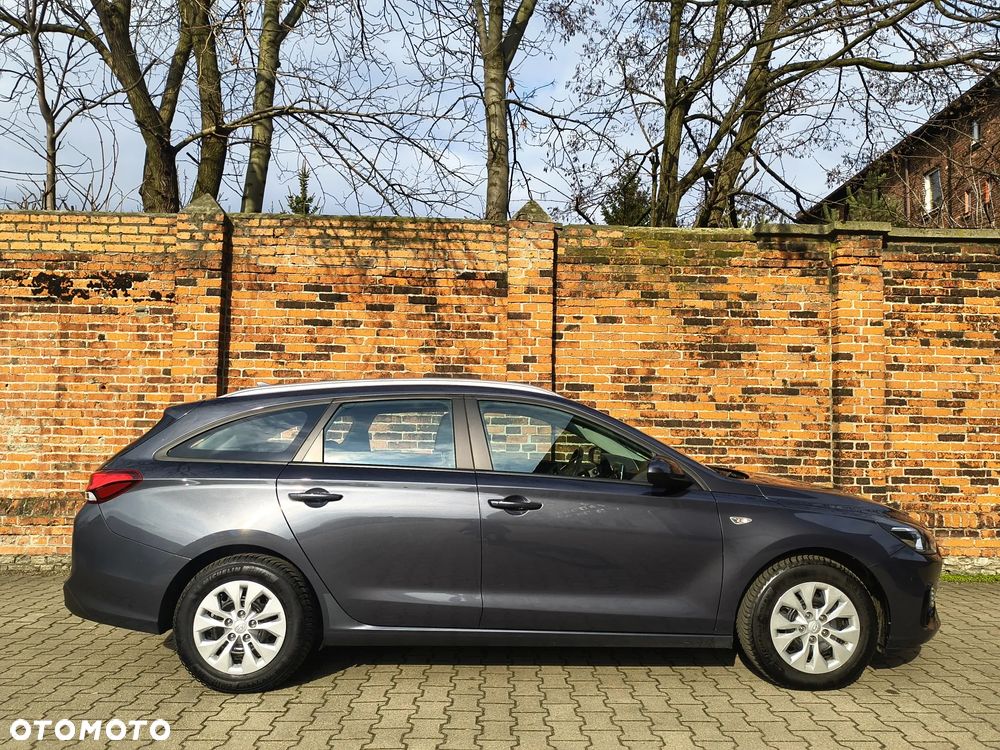 Hyundai i30 1.6 D Classic + DCT - 6