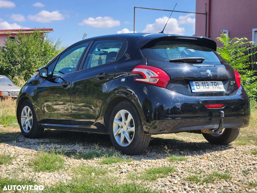 Peugeot 208 1.4 HDi FAP STT Active - 3