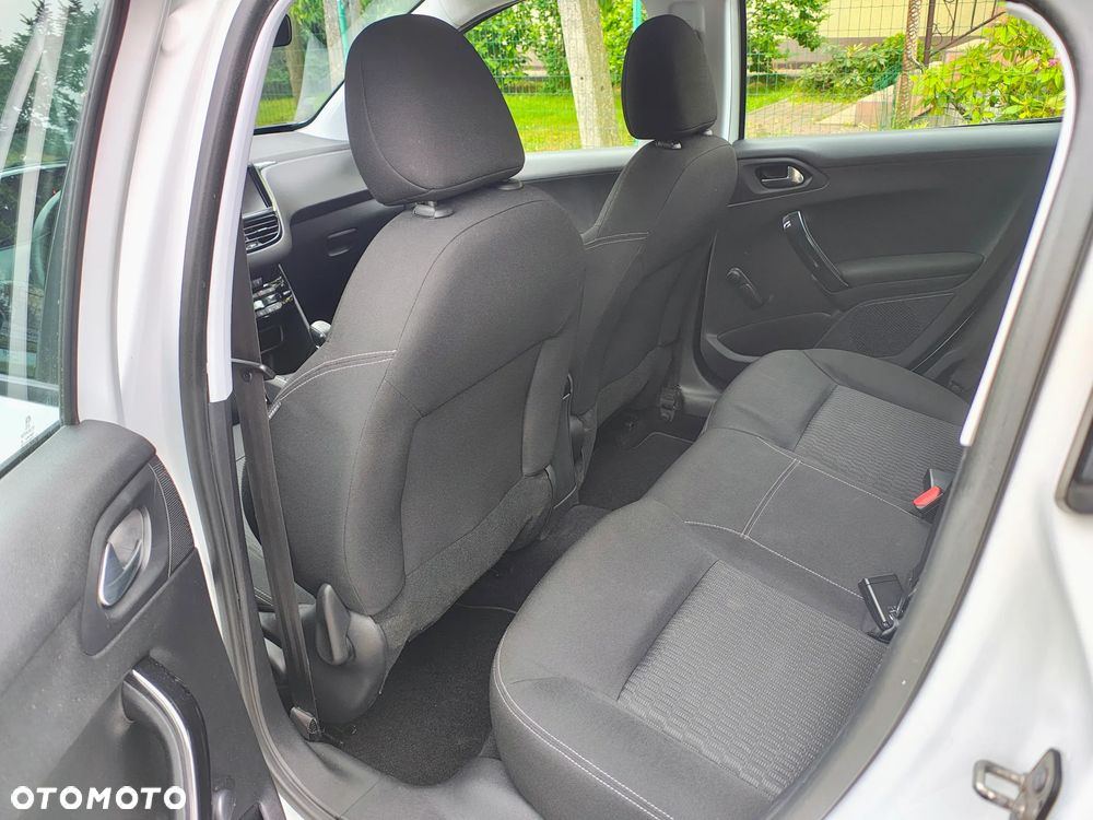 Peugeot 208 1.6 BlueHDi Active S&S - 11