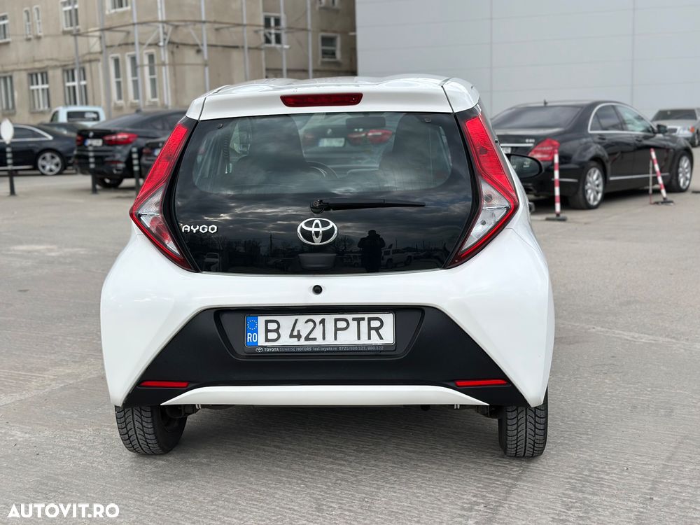 Toyota Aygo 1.0 VVY-I 5 usi X-play - 7