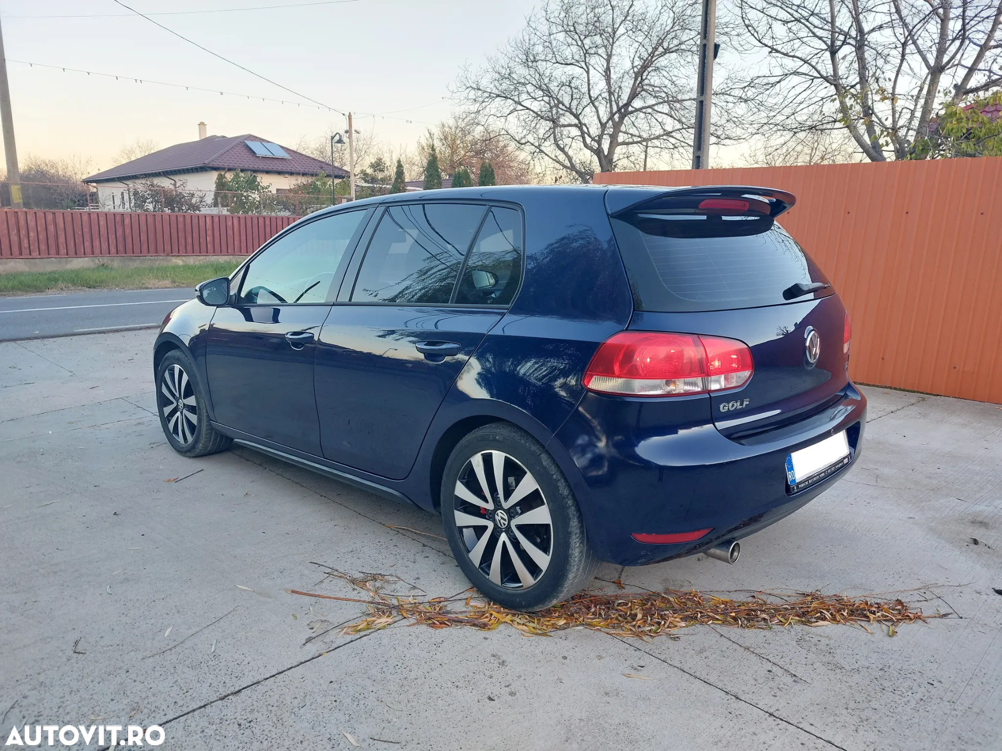Volkswagen Golf 1.6 TDI DPF Highline - 2