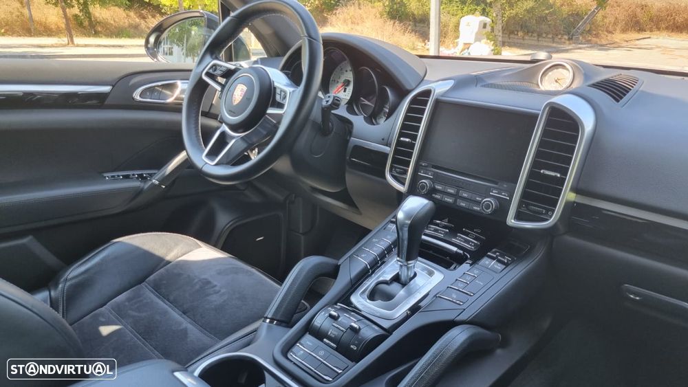 Porsche Cayenne Platinum Edition - 19