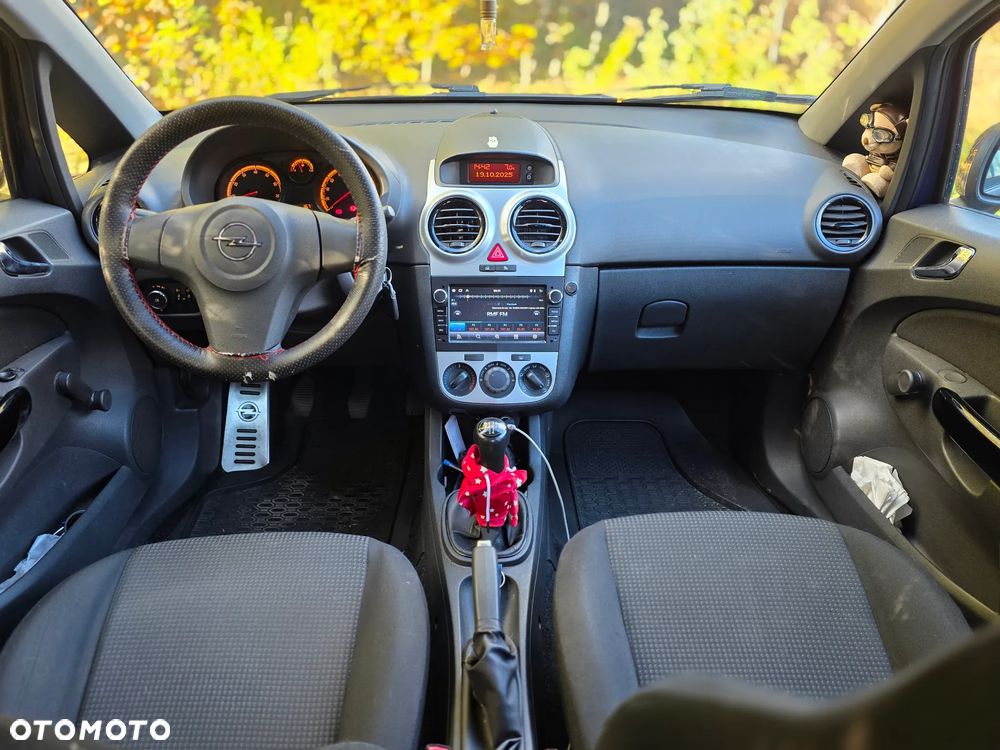 Opel Corsa 1.2 16V Edition / Active - 10