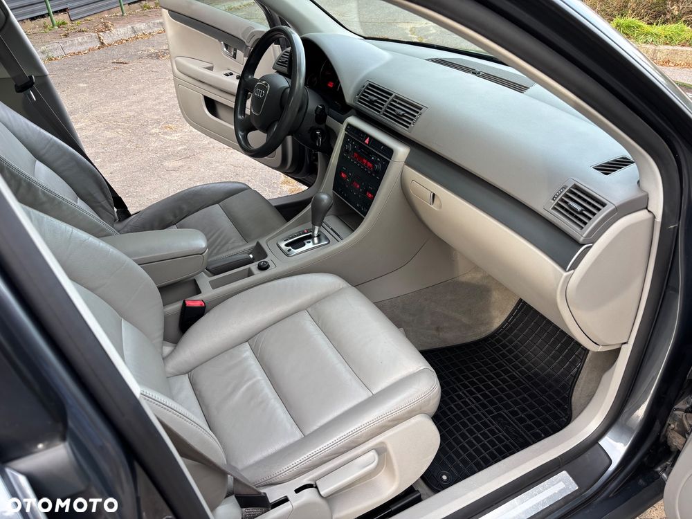 Audi A4 Limousine - 20