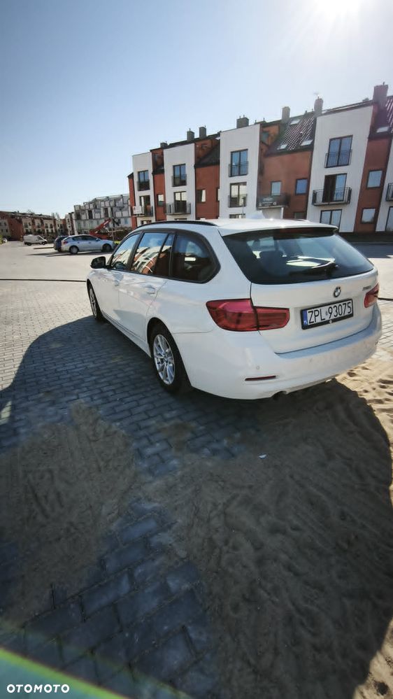 BMW Seria 3 318i GPF Advantage - 12
