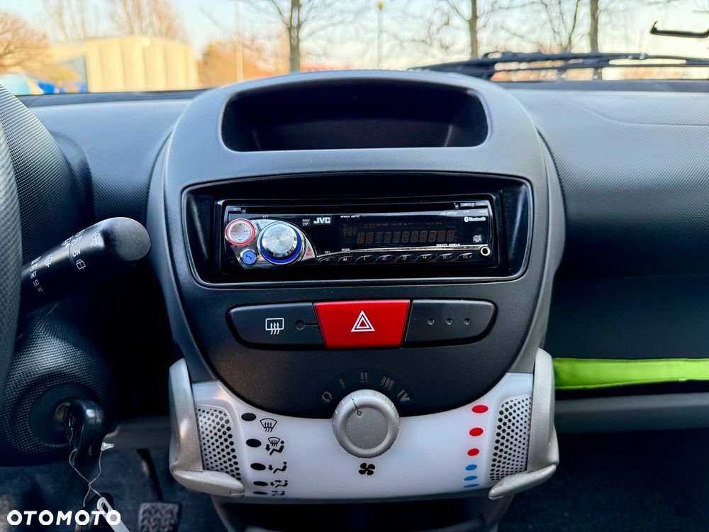 Peugeot 107 1.0 Trendy 2-Tronic - 22