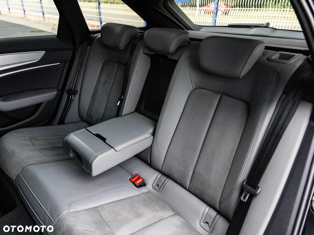 Audi A6 Avant 55 TFSI e quattro S tronic sport - 27
