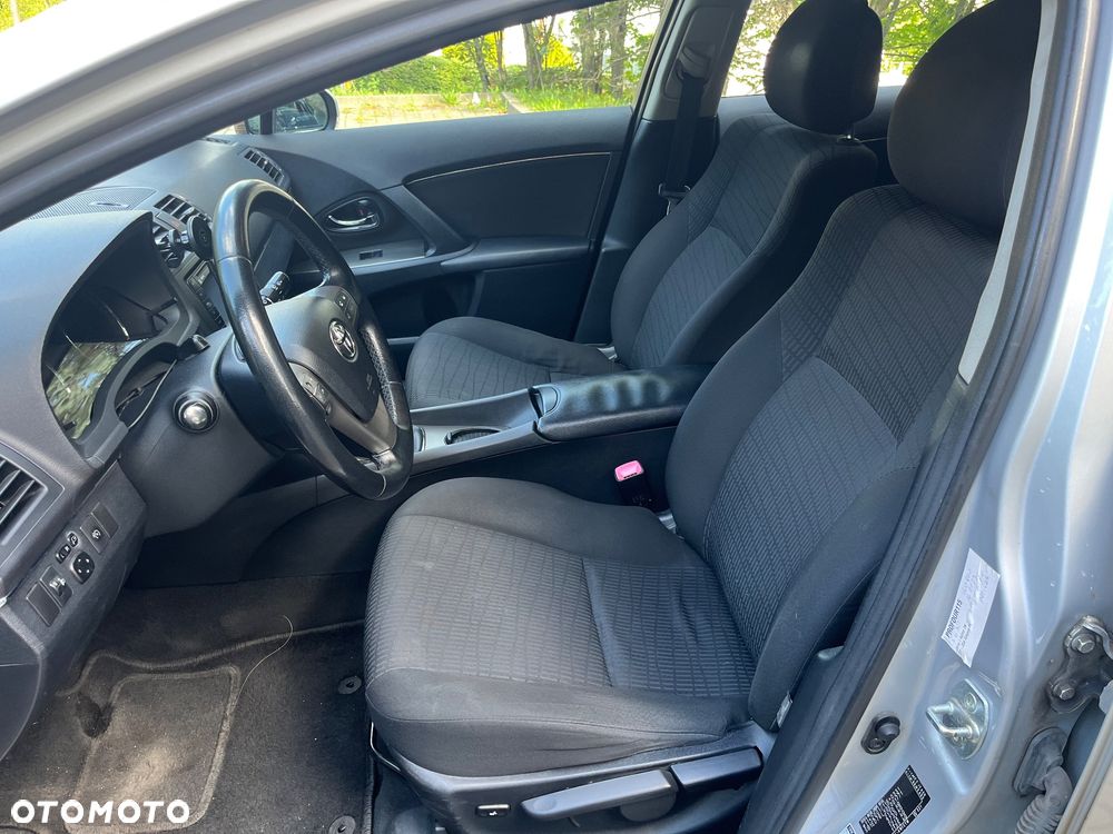 Toyota Avensis 2.0 D-4D Sol - 12