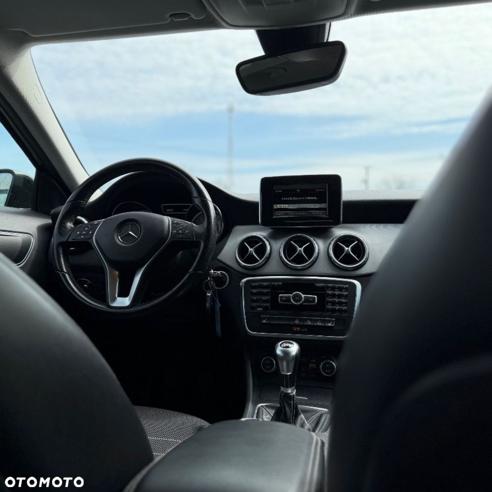 Mercedes-Benz GLA - 27