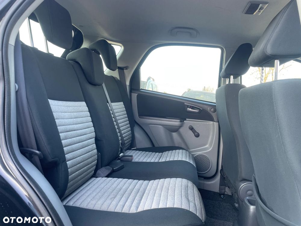 Suzuki SX4 1.6 VVT 4x2 Comfort - 16