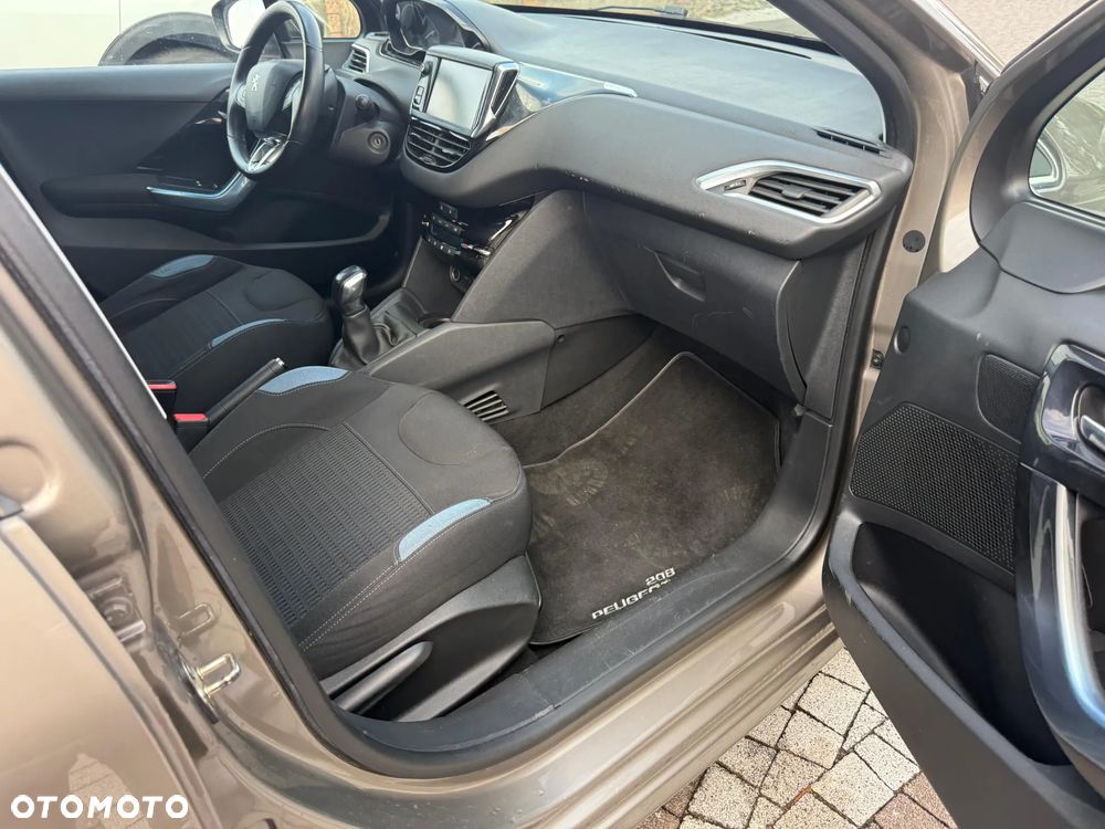 Peugeot 208 120 VTI Allure - 6