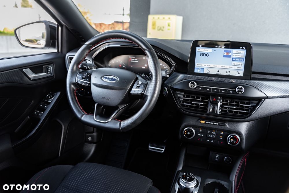 Ford Focus 1.0 EcoBoost Start-Stopp-System ST-LINE X - 26