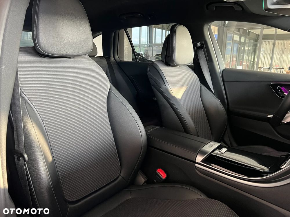 Mercedes-Benz Klasa C 300 d 9G-TRONIC - 39