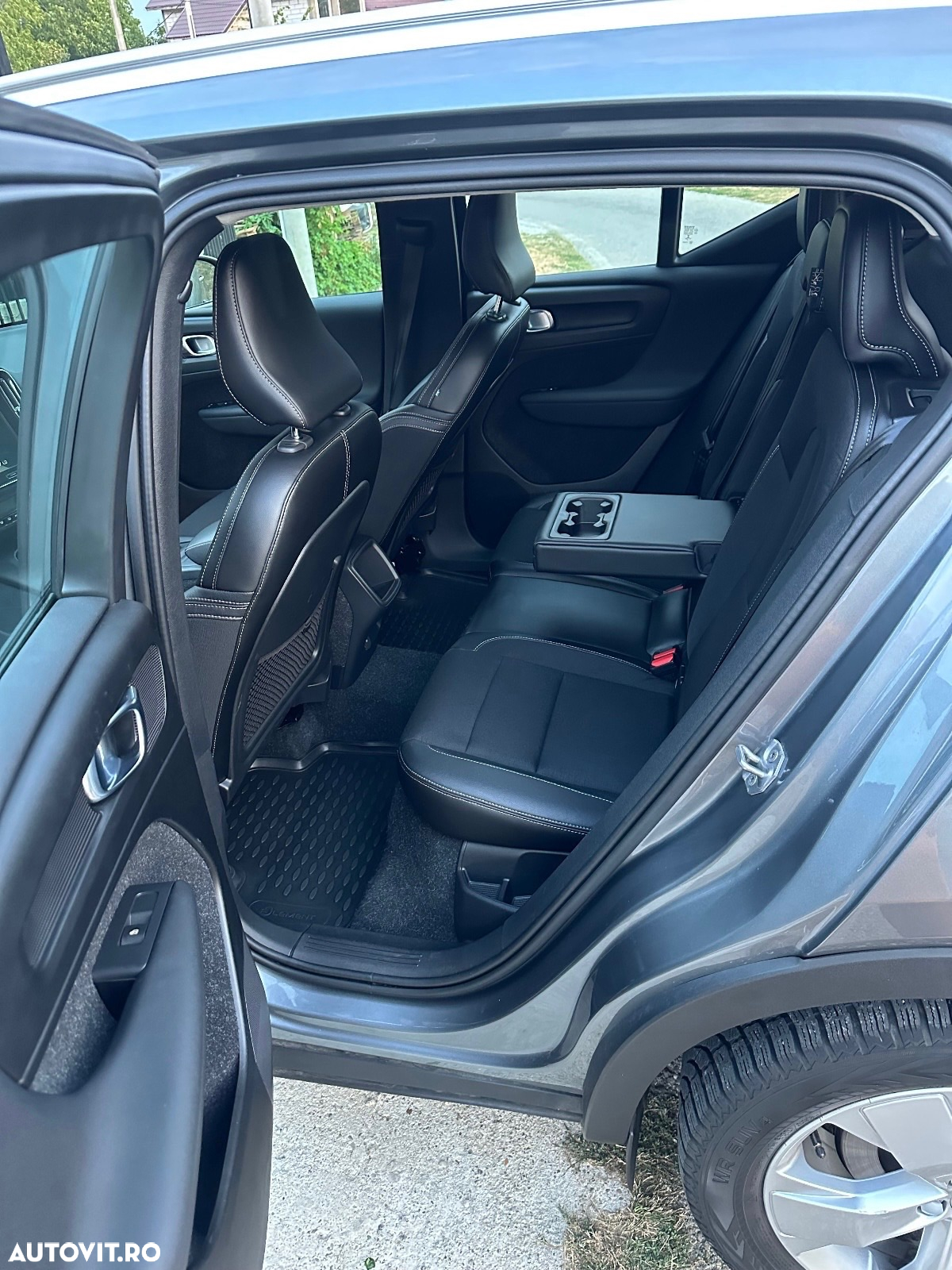 Volvo XC 40 D3 AWD Momentum Pro - 8