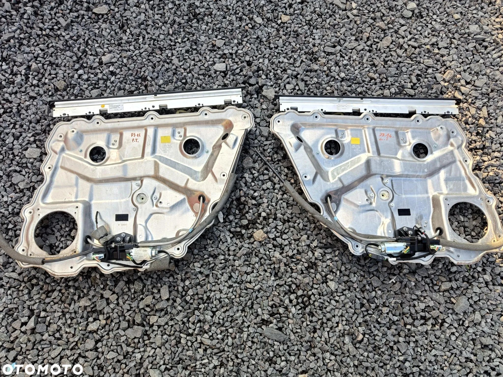 AUDI A8 D3 ROLETA ELEKTRYCZNA SZYBY BOCZNEJ LEWA PRAWA TYŁ 4E0861833G 4E08618334G - 1