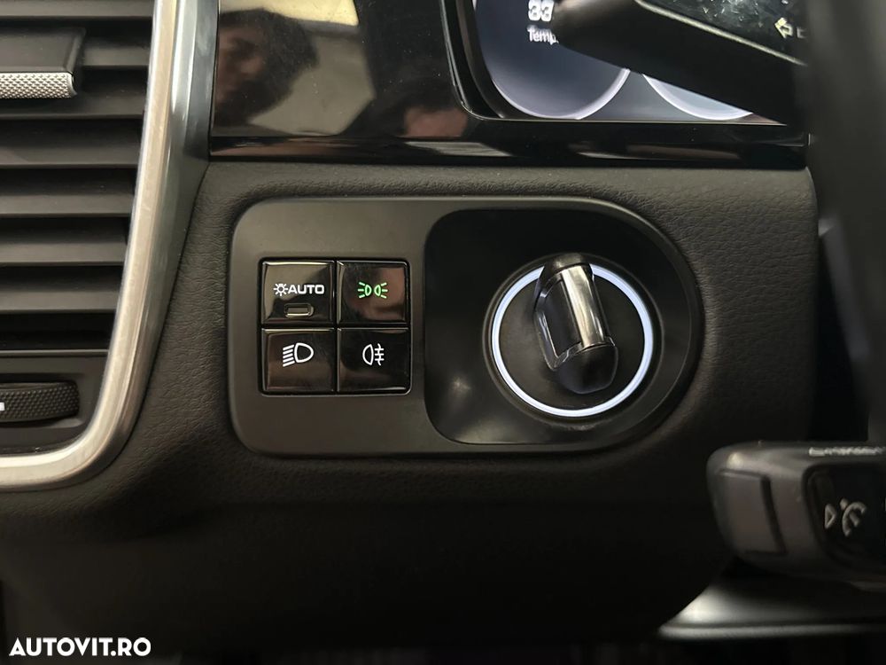 Porsche Cayenne - 16
