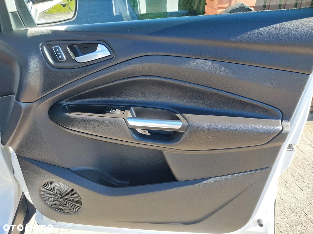 Ford Kuga - 23