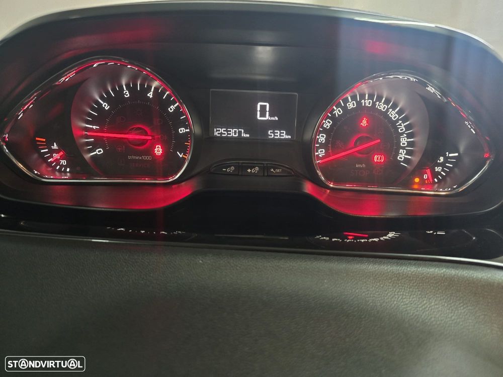 Peugeot 208 1.2 PureTech Style - 16
