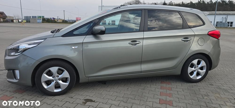 Kia Carens 1.7 CRDi 115 Dream-Team Edition - 4