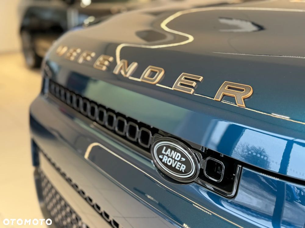 Land Rover Defender 5.0 P525 V8 - 3