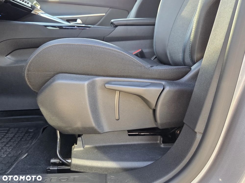 Peugeot 3008 1.2 PureTech Allure S&S EAT8 - 20